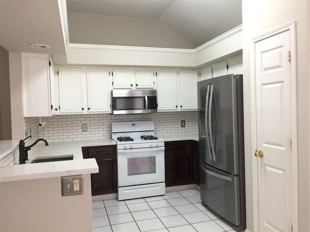 2208 Arbor Chase Circle, Arlington, TX 76011