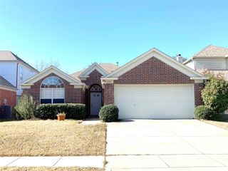 2208 Arbor Chase Circle, Arlington, TX 76011