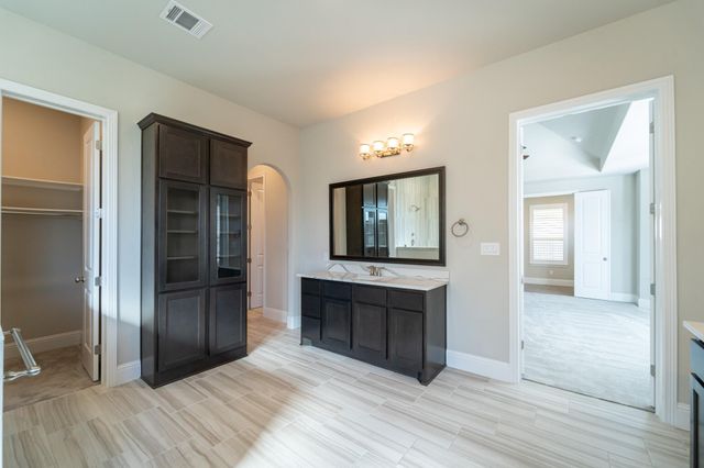 5715 Mogo Creek Lane, Sugar Land, TX 77479