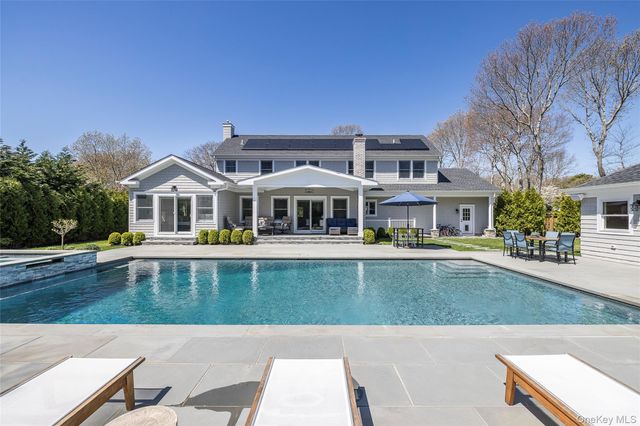 9 Jennifers Path, Quiogue, NY 11978