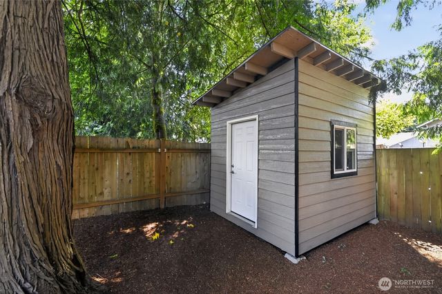 12615 SE 318th Way, Auburn, WA 98092