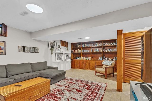 1639 S Sycamore Court, Bloomington, IN 47401