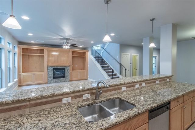 306 E 34th ST A, Austin, TX 78705