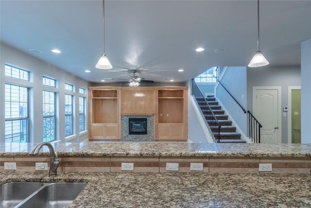 306 E 34th ST A, Austin, TX 78705