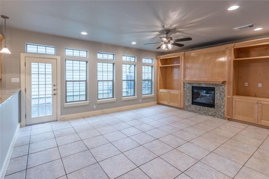 306 E 34th ST A, Austin, TX 78705