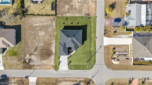 1430 NE 6th PL, Cape Coral, FL 33909