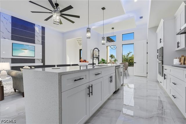 1430 NE 6th PL, Cape Coral, FL 33909