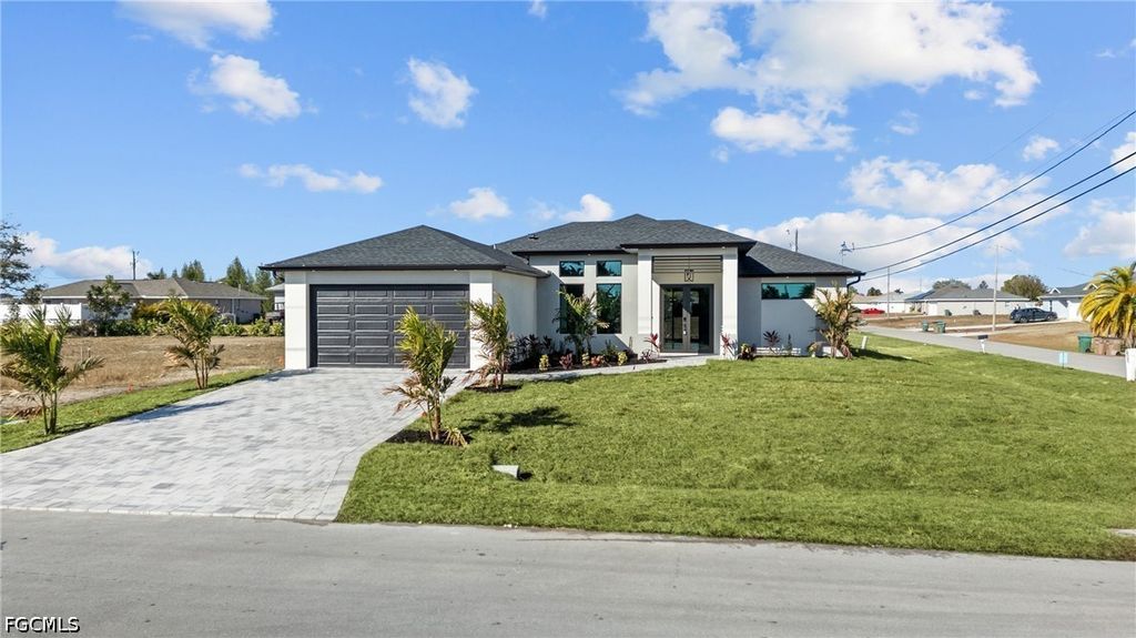 1430 NE 6th PL, Cape Coral, FL 33909