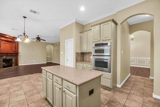 513 Mckinney Trail, Fate, TX 75087