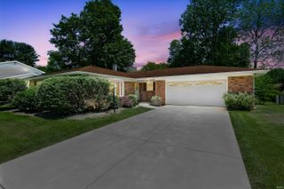 53190 Oakton Drive, South Bend, IN 46635