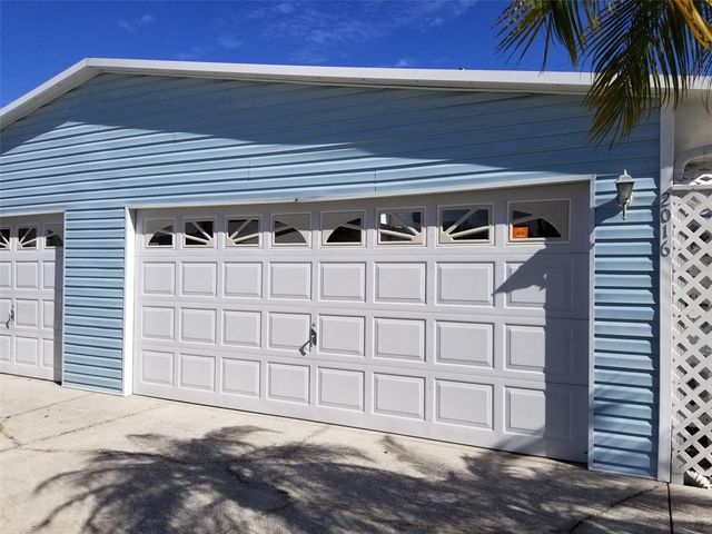 2016 LAKE LINDA CIRCLE, Lutz, FL 33558