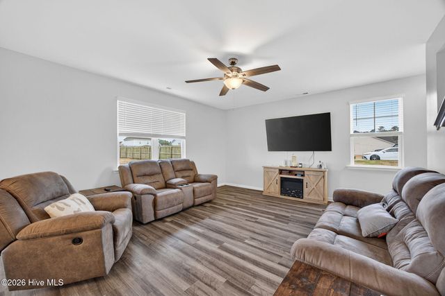 79 Colonial Heights Drive, Hampstead, NC 28443