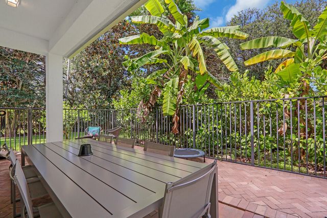 1726 Nature Court, Palm Beach Gardens, FL 33410