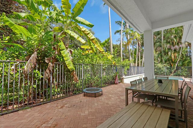1726 Nature Court, Palm Beach Gardens, FL 33410
