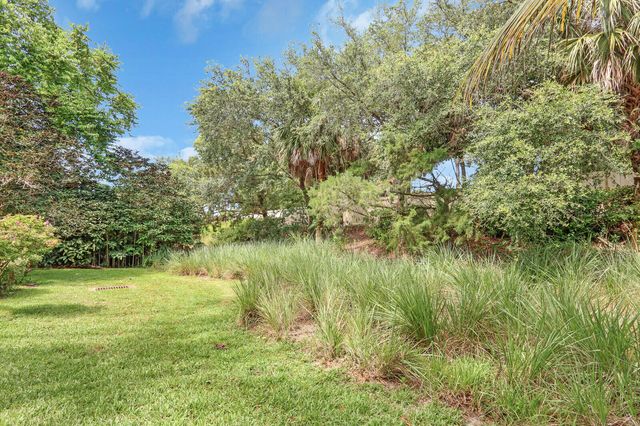 1726 Nature Court, Palm Beach Gardens, FL 33410