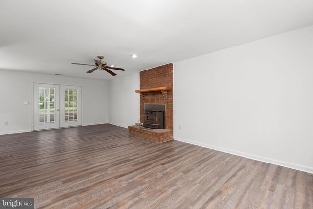 1217 LAKEVIEW PKWY, Locust Grove, VA 22508