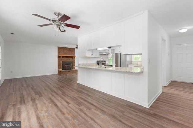 1217 LAKEVIEW PKWY, Locust Grove, VA 22508