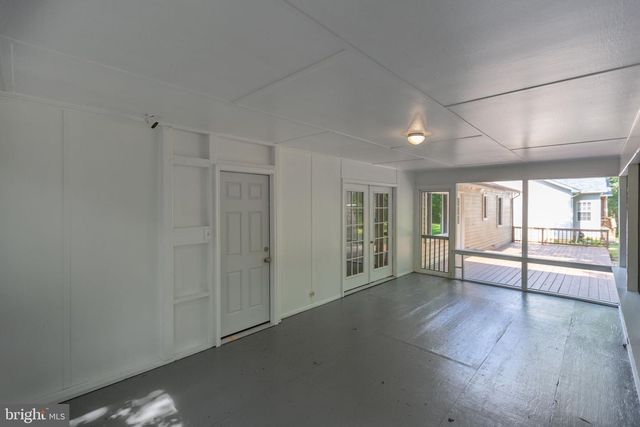 1217 LAKEVIEW PKWY, Locust Grove, VA 22508