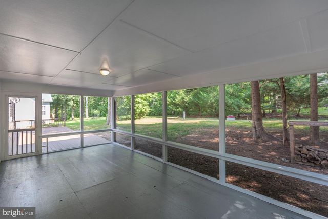 1217 LAKEVIEW PKWY, Locust Grove, VA 22508