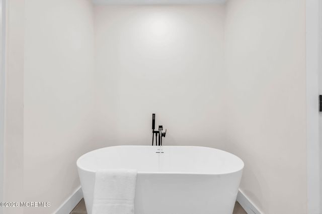 173 Inlet Avenue, Stafford, NJ 08050