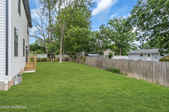173 Inlet Avenue, Stafford, NJ 08050