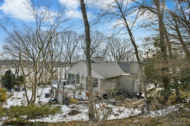 40 Idle Day Drive, Centerport, NY 11721