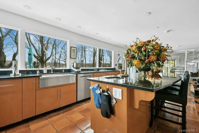 40 Idle Day Drive, Centerport, NY 11721