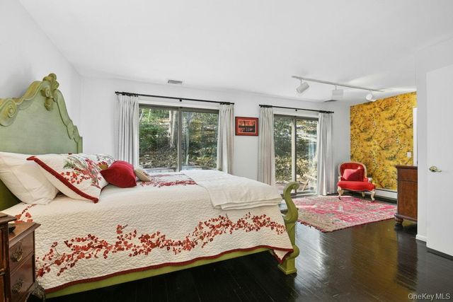 40 Idle Day Drive, Centerport, NY 11721