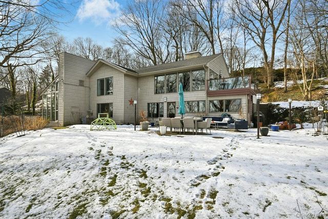 40 Idle Day Drive, Centerport, NY 11721