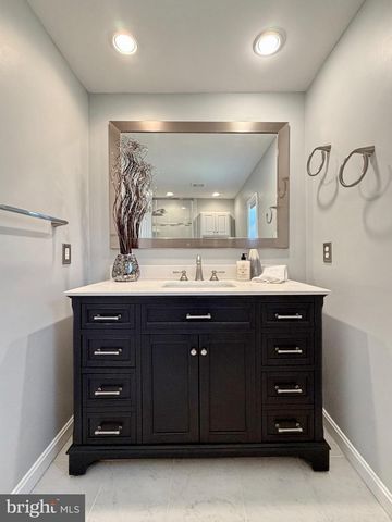 108 W HAWTHORNE DR, La Plata, MD 20646