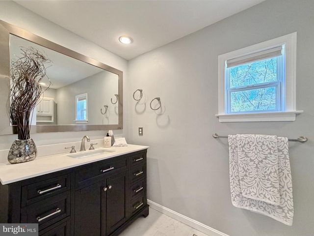 108 W HAWTHORNE DR, La Plata, MD 20646