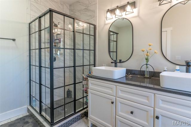 56900 Patriot Lane, New London, MO 63459