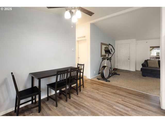 477 48TH St, Springfield, OR 97478