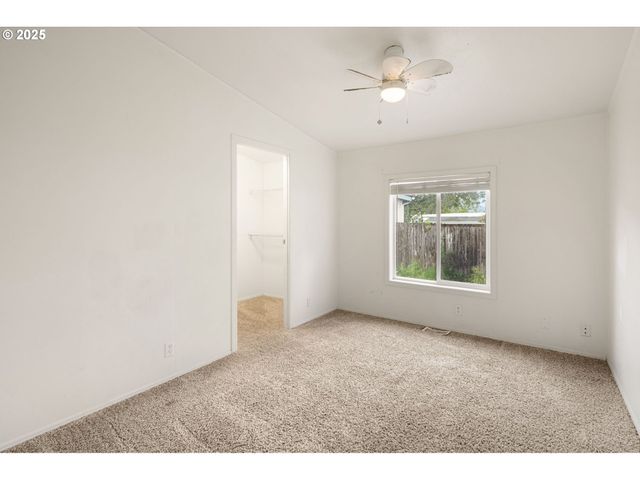 477 48TH St, Springfield, OR 97478