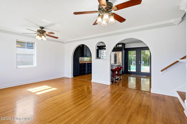 6302 Green Manor Dr, Louisville, KY 40228