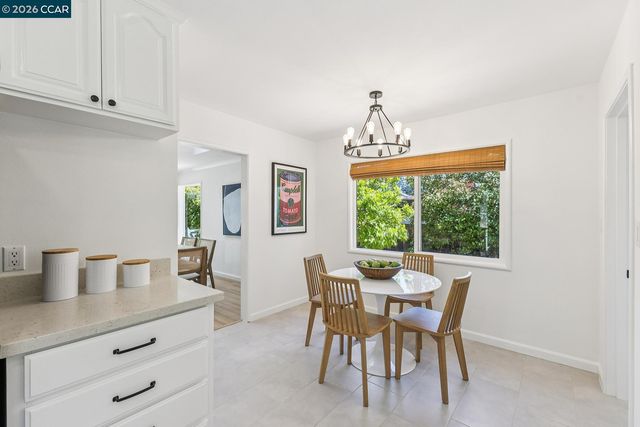 4 Crest Rd, Lafayette, CA 94549