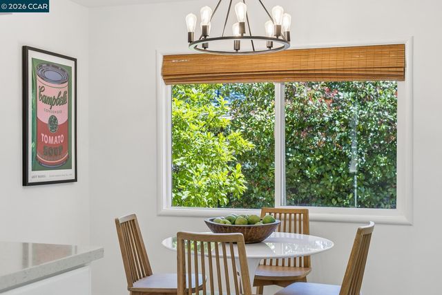 4 Crest Rd, Lafayette, CA 94549