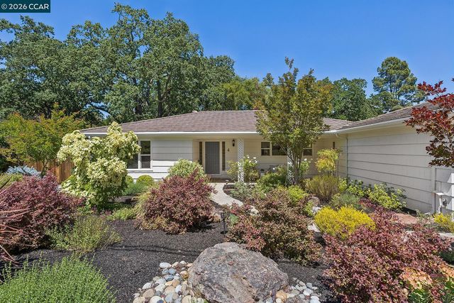 4 Crest Rd, Lafayette, CA 94549