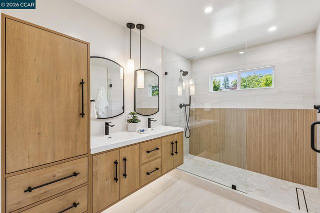4 Crest Rd, Lafayette, CA 94549