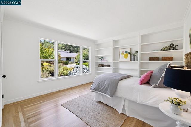 4 Crest Rd, Lafayette, CA 94549