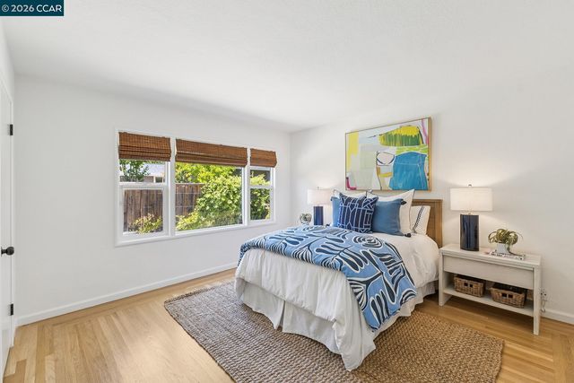 4 Crest Rd, Lafayette, CA 94549