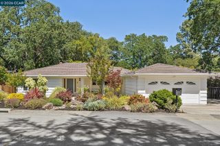 4 Crest Rd, Lafayette, CA 94549