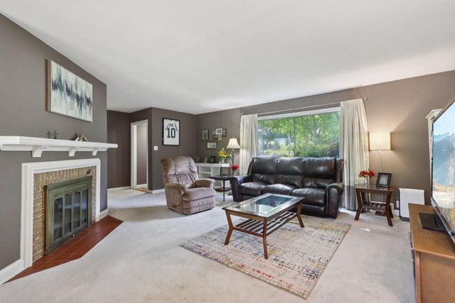 10710 W Auer AVENUE, Wauwatosa, WI 53222