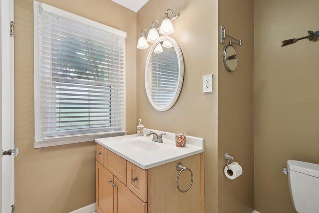 10710 W Auer AVENUE, Wauwatosa, WI 53222