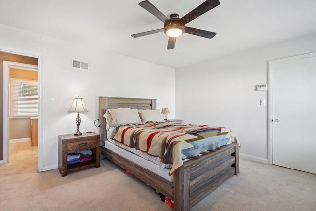 10710 W Auer AVENUE, Wauwatosa, WI 53222