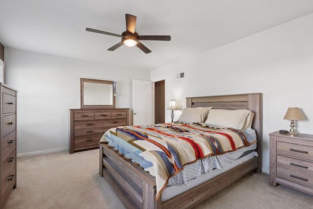 10710 W Auer AVENUE, Wauwatosa, WI 53222