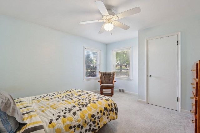 10710 W Auer AVENUE, Wauwatosa, WI 53222