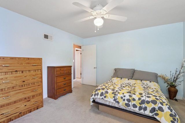 10710 W Auer AVENUE, Wauwatosa, WI 53222