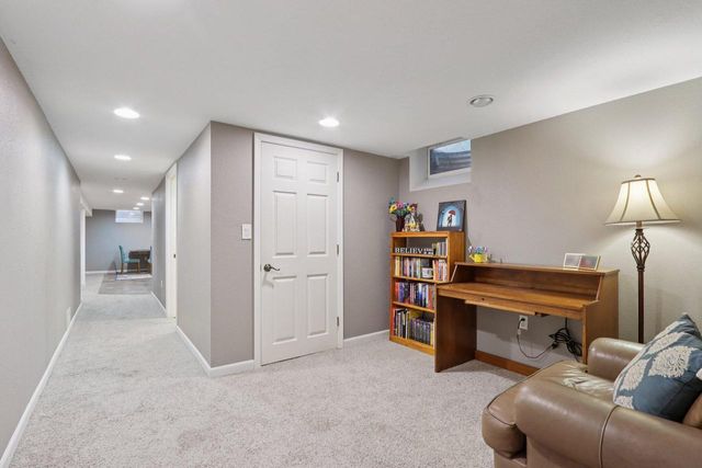 10710 W Auer AVENUE, Wauwatosa, WI 53222