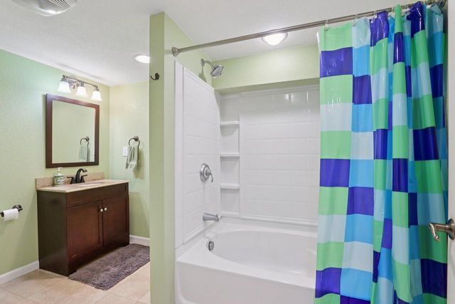 10710 W Auer AVENUE, Wauwatosa, WI 53222